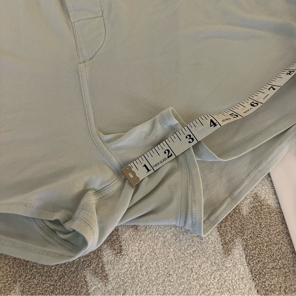 SKIMS Boyfriend Loose Boxer Short, XL, Frost - Picture 7 of 10